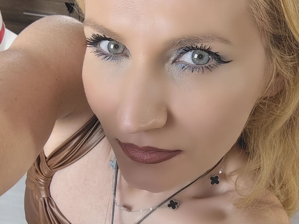 Christine Eve